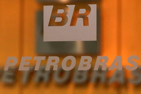 Ações da Petrobras despencam em NY com troca de presidente