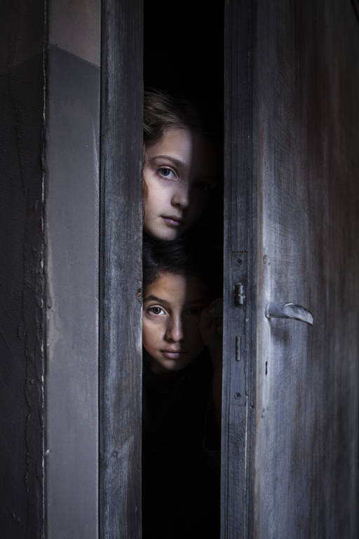 Elisa del Genio e Ludovica Nasti em cena de 'My Brilliant Friend'