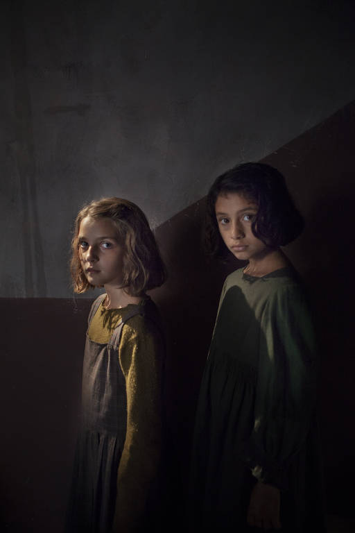Elisa del Genio e Ludovica Nasti em cena de 'My Brilliant Friend'