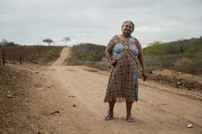 A lavradora Luzia Maria dos Santos, 54, que faz uso de medicamentos de uso contínuo e não tem a quem recorrer para obter receita