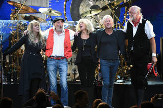 Stevie Nicks, John McVie, Christine McVie, Lindsey Buckingham, Mick Fleetwood
