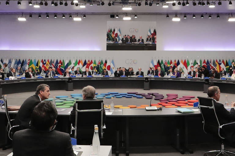 Sala de reuniões principal da cúpula pouco antes do início da plenária com os líderes