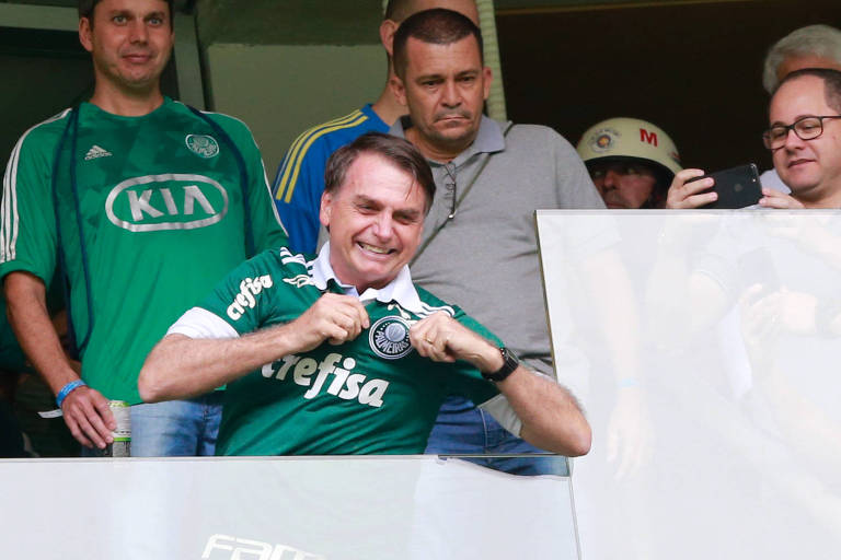 Bolsonaro esteve na celebração do título brasileiro do Palmeiras no ano passado, no Allianz