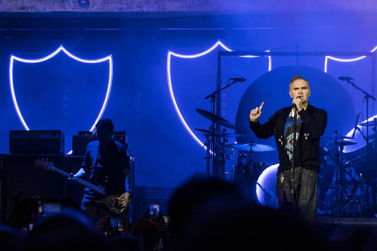 Morrissey canta no palco do Espaço das Américas