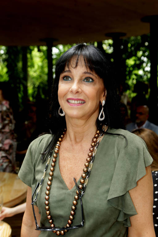 A galerista Carla Pilão