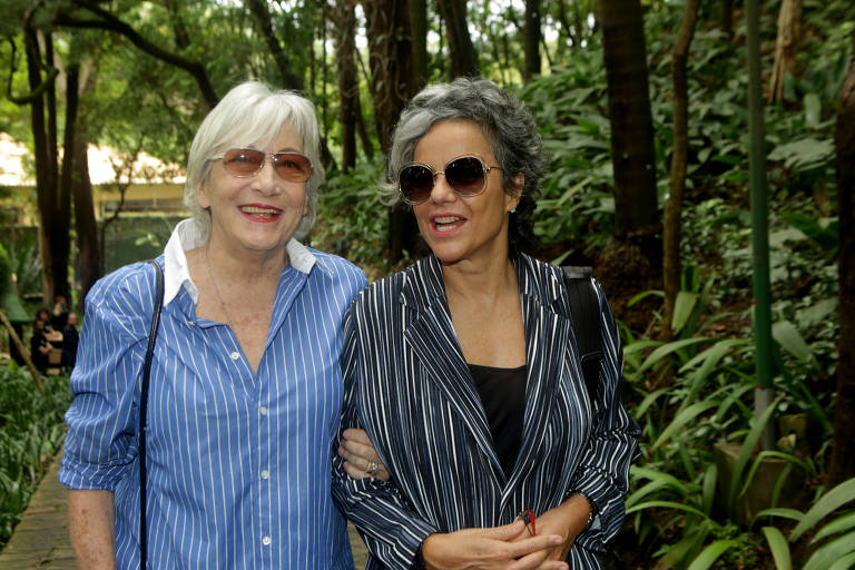 A artista plástica Maria Bonomi (à esquerda) e a fotógrafa Lena Peres