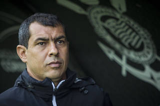 O técnico Fábio Carille - Partida entre Corinthians e Avaí