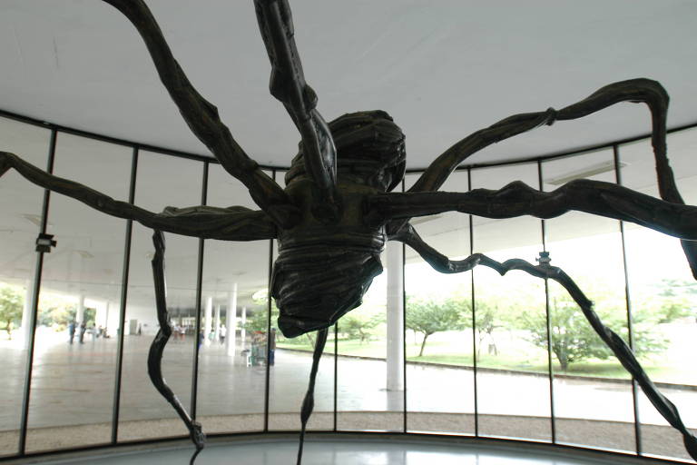 'Aranha', de Louise Bourgeois, se despede de São Paulo sem data para voltar