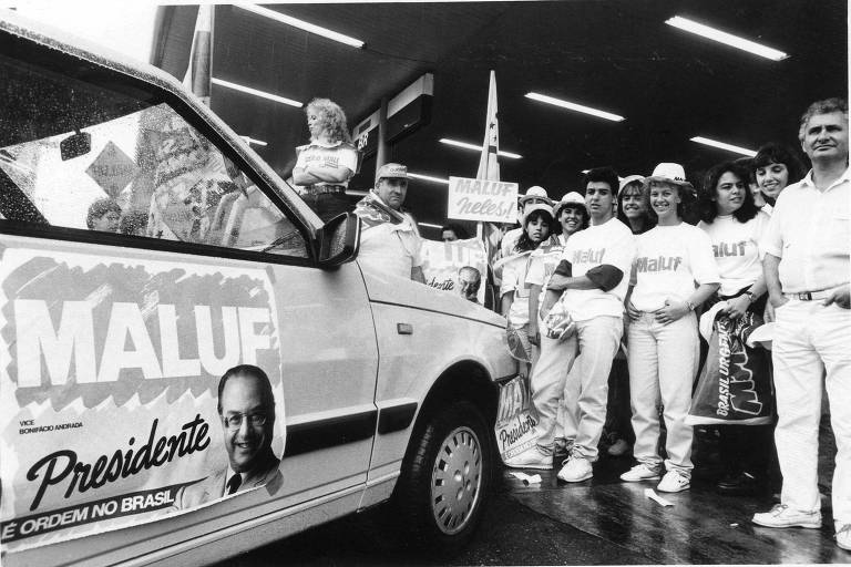 O candidato à Presidência Paulo Maluf faz campanha na zona leste de São Paulo