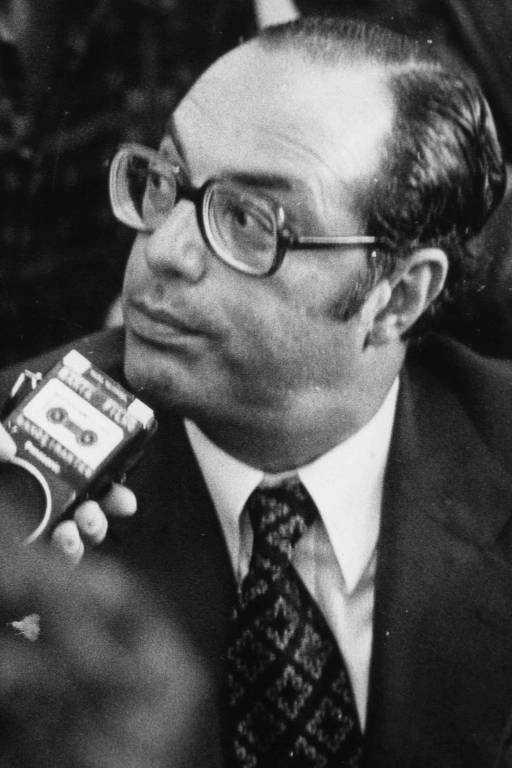 Então governador de São Paulo, Paulo Maluf durante entrevista