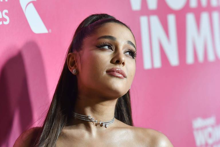 Cantora Ariana Grande cancela show às vésperas da festa de Réveillon por motivos de saúde