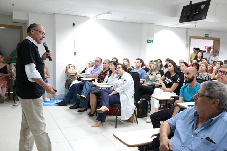O ex-presidenciável Geraldo Alckmin (PSDB) em palestra para alunos de medicina, em Bauru (SP)