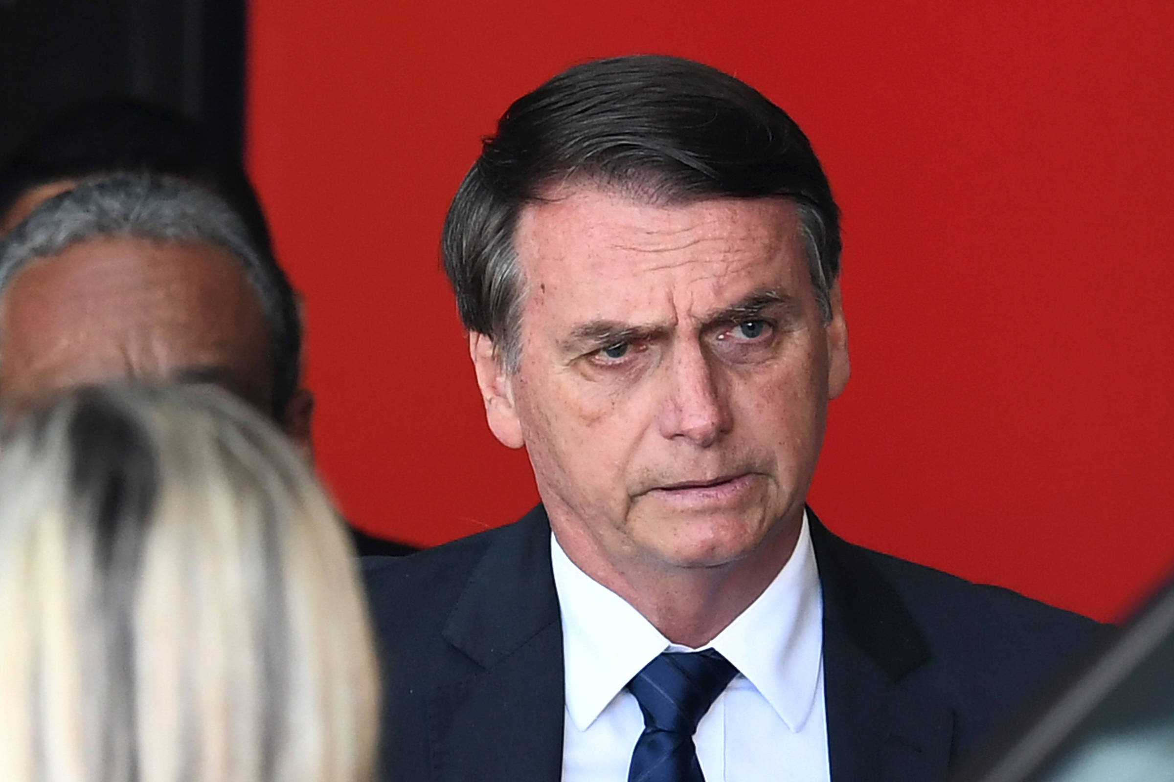 Bolsonaro critica exclusão de 'páginas de direita' pelo Facebook