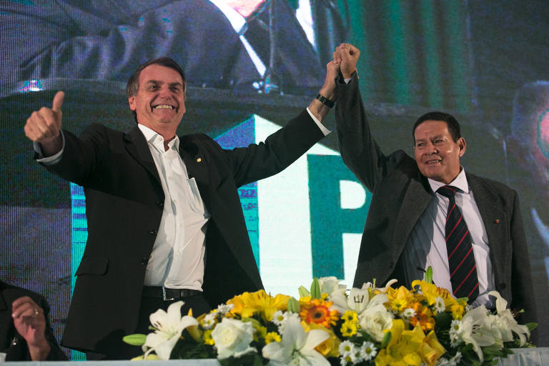 Filiado ao PRTB, Mourão é anunciado  na convenção nacional do partido, em São Paulo, como vice na chapa de Jair Bolsonaro (PSL) para concorrer à Presidência da República