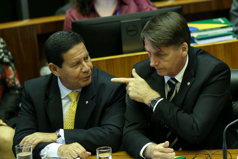 O presidente eleito Jair Bolsonaro (PSL), ao lado do seu vice general Hamilton Mourão, na Sessão Solene do Congresso Nacional em homenagem aos 30 anos da Promulgação da Constituição Federal de 1988