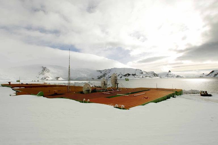 Congresso libera R$ 100 milhões para compra de navio para Antártida