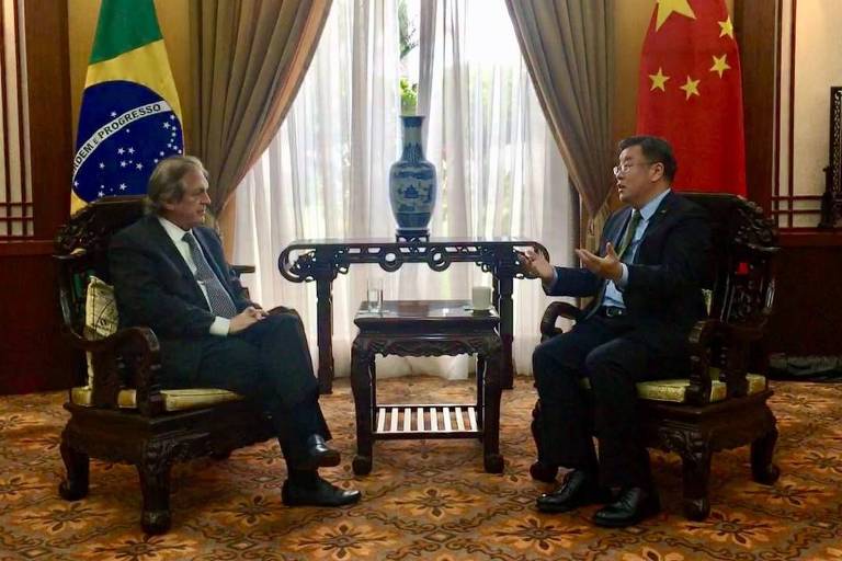 O presidente do PSL, Luciano Bivar, se encontrou com o chefe interino da embaixada chinesa, Song Yang