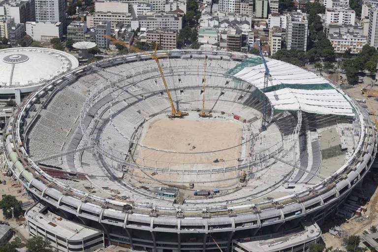 O Maracanã no início de 2013, em obras para sediar a Copa do Mundo de 2014