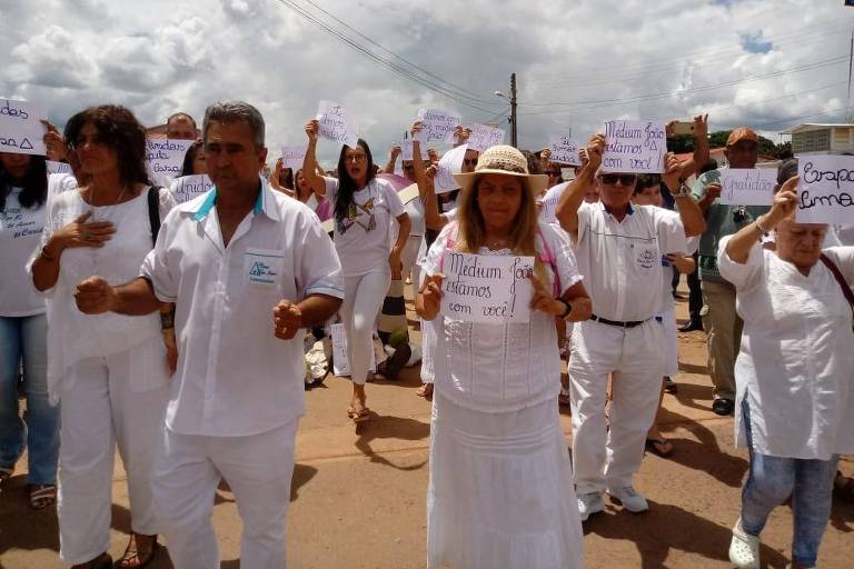 Fiéis fazem ato em Abadiânia (GO), em apoio a médium João de Deus, acusado de abuso sexual