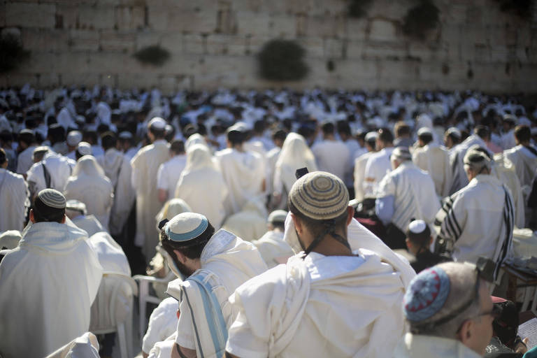 Judeus no Muro das LamentaÃ§Ãµes, em JerusalÃ©m