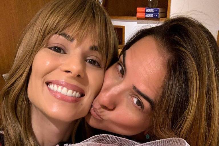 Ana Furtado ganha o carinho da amiga Daniela Alvarenga ao receber alta