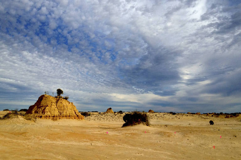 Willandra Lakes Region - World Heritage Site; Genomic analyses can reveal the geographic origins of indigenous Aboriginal Australian remains currently held in museums, a new study reports