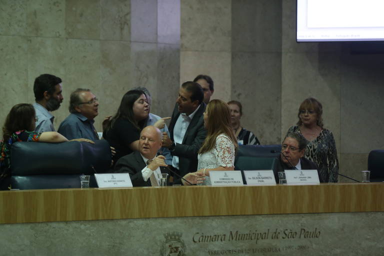 Bate-boca entre as vereadoras Samia (PSOL) e Janaina Lima (NOVO) em SP