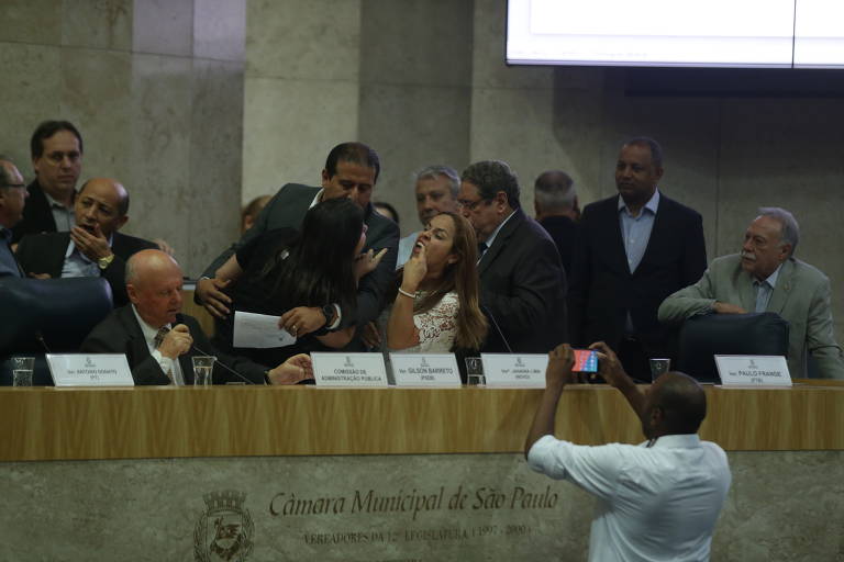 Bate-boca entre as vereadoras Samia (PSOL) e Janaina Lima (NOVO) em SP