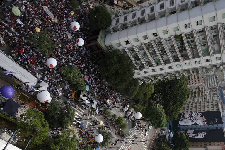 Servidores protestam em frente à Câmara contra a reforma da previdência em SP