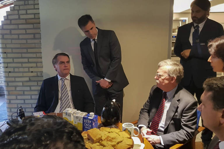 O presidente eleito, Jair Bolsonaro, durante reunião com o assessor de Segurança Nacional dos EUA, John Bolton