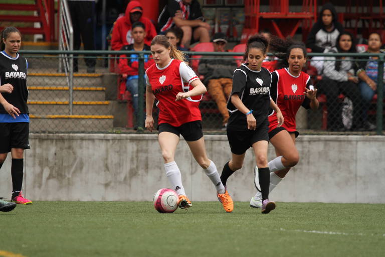 Time feminino do São Paulo treina para o Campeonato Brasileiro deste ano