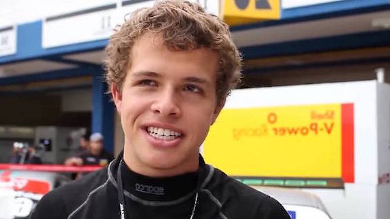 O piloto automobilístico Luca de Paula Seripieri,19