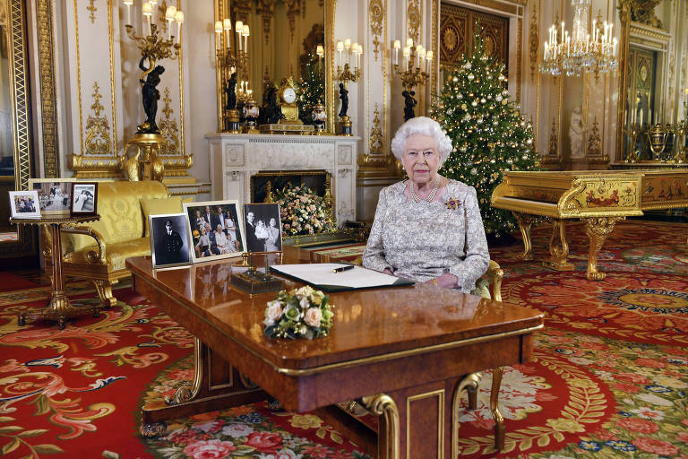 A rainha Elizabeth, aos 92 anos, em seu discurso de Natal no palácio de Buckingham 