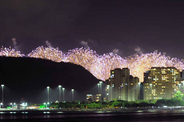 Fogos durante virada de ano, no Rio


