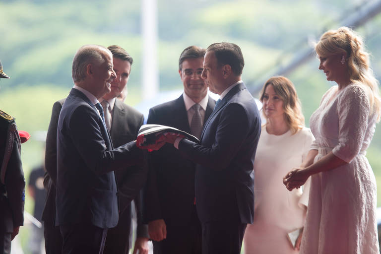 Marcio França recebe João Doria no Palácio dos Bandeirantes