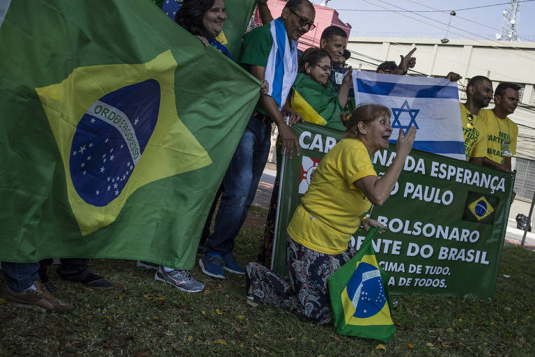 Apoiadores de Bolsonaro fazem caravana para assistir à posse