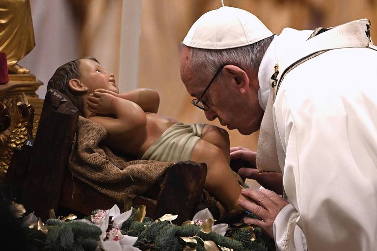 O papa Francisco antes de cerimônia neste domingo (6) no Vaticano 