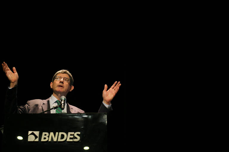 'Com a atitude radical de Bolsonaro, perde o BNDES', diz leitor