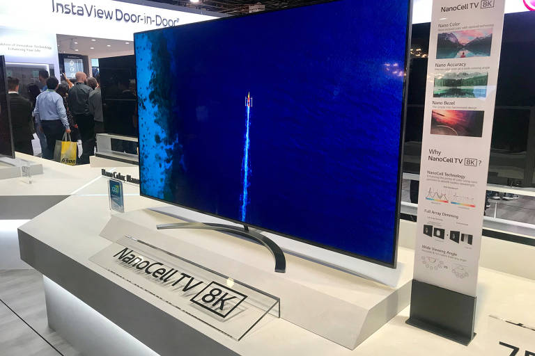 LG mostra TV 8K em feira de tecnologia em Las Vegas