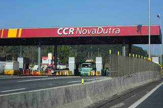 PraÁa de ped·gio das rodovias Nova Dutra e Ayrton Senna
