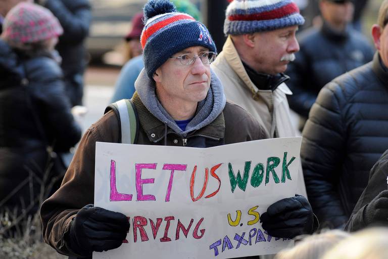 Aviso na entrada do zoológico Smithsonian, em Washington