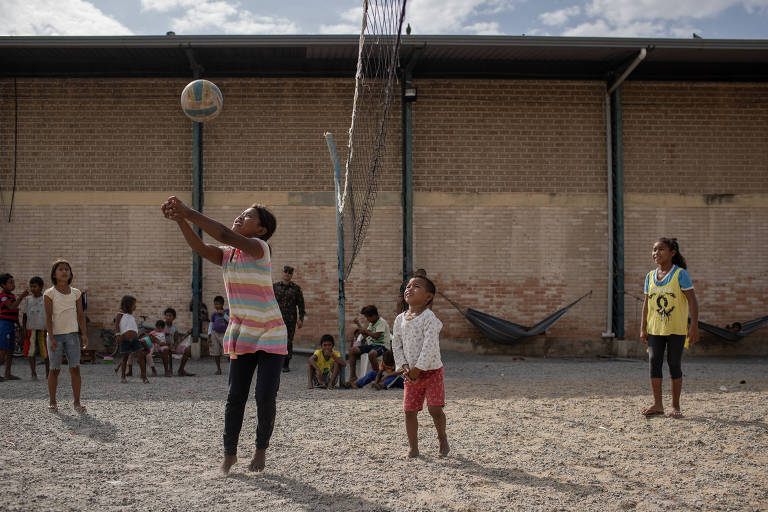 Imigrantes indígenas das etnias warao e enhepá acolhidos no Pintolândia, abrigo para venezuelanos em Boa Vista, Roraima