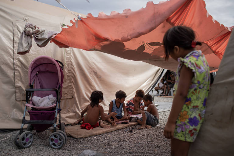 Imigrantes indígenas das etnias warao e wnhepá acolhidos no Pintolândia, abrigo para venezuelanos em Boa Vista, Roraima 