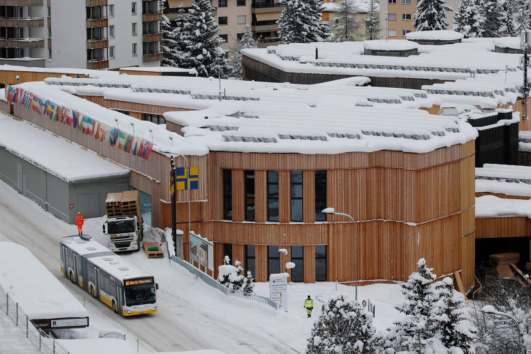 Vista de uma parte do centro de congressos que recebe anualmente o Fórum Mundial de Davos; em sua 49ª edição em 2019, evento deve receber cerca de 60 chefes de Estado e de governo
