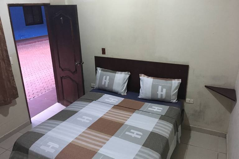 O quarto de Cesare Battisti em uma pensão na Bolívia, onde se hospedou após deixar o Brasil