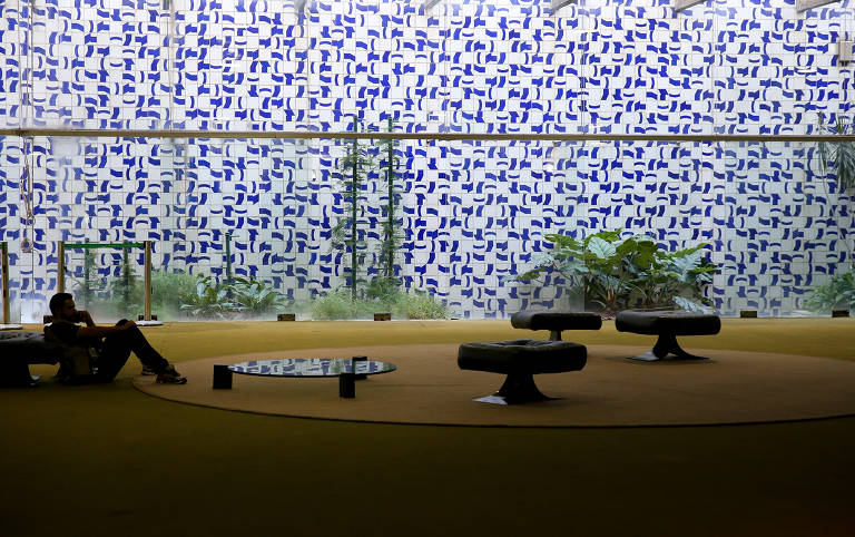 Corredores e salões da Câmara dos Deputados vazios, por conta do recesso parlamentar em janeiro