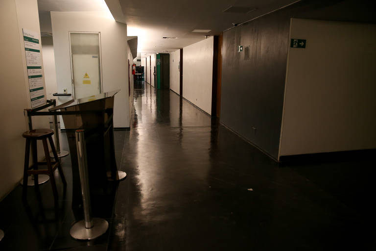 Corredores e salões da Câmara dos Deputados vazios, por conta do recesso parlamentar em janeiro