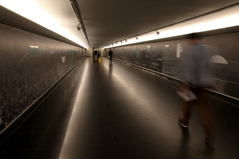Corredores e salões da Câmara dos Deputados vazios, por conta do recesso parlamentar em janeiro