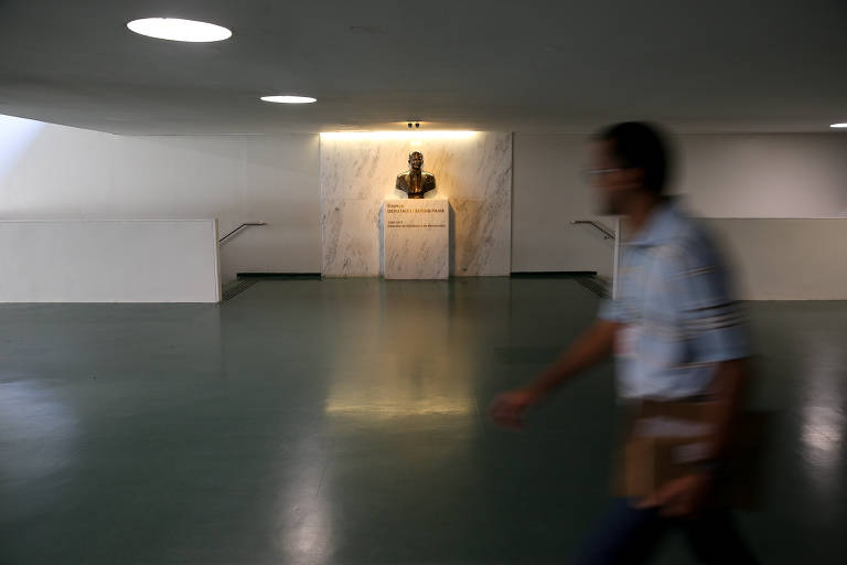 Corredores e salões da Câmara dos Deputados vazios, por conta do recesso parlamentar em janeiro