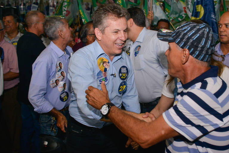 Mauro Mendes (DEM) em evento de campanha no primeiro turno; Mato Grosso vai decretar estado de calamidade financeira